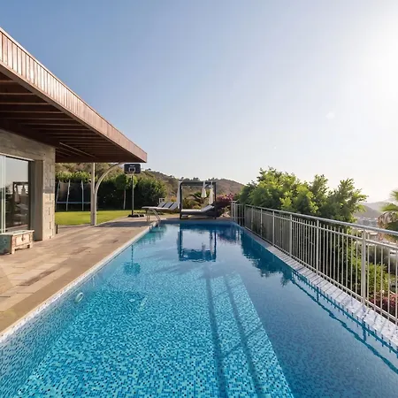 Yalikavak'ta Tam Mahremiyetli Tasarim Villa